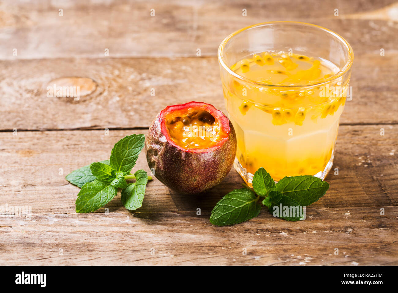 Verre de fruits de la passion Banque D'Images