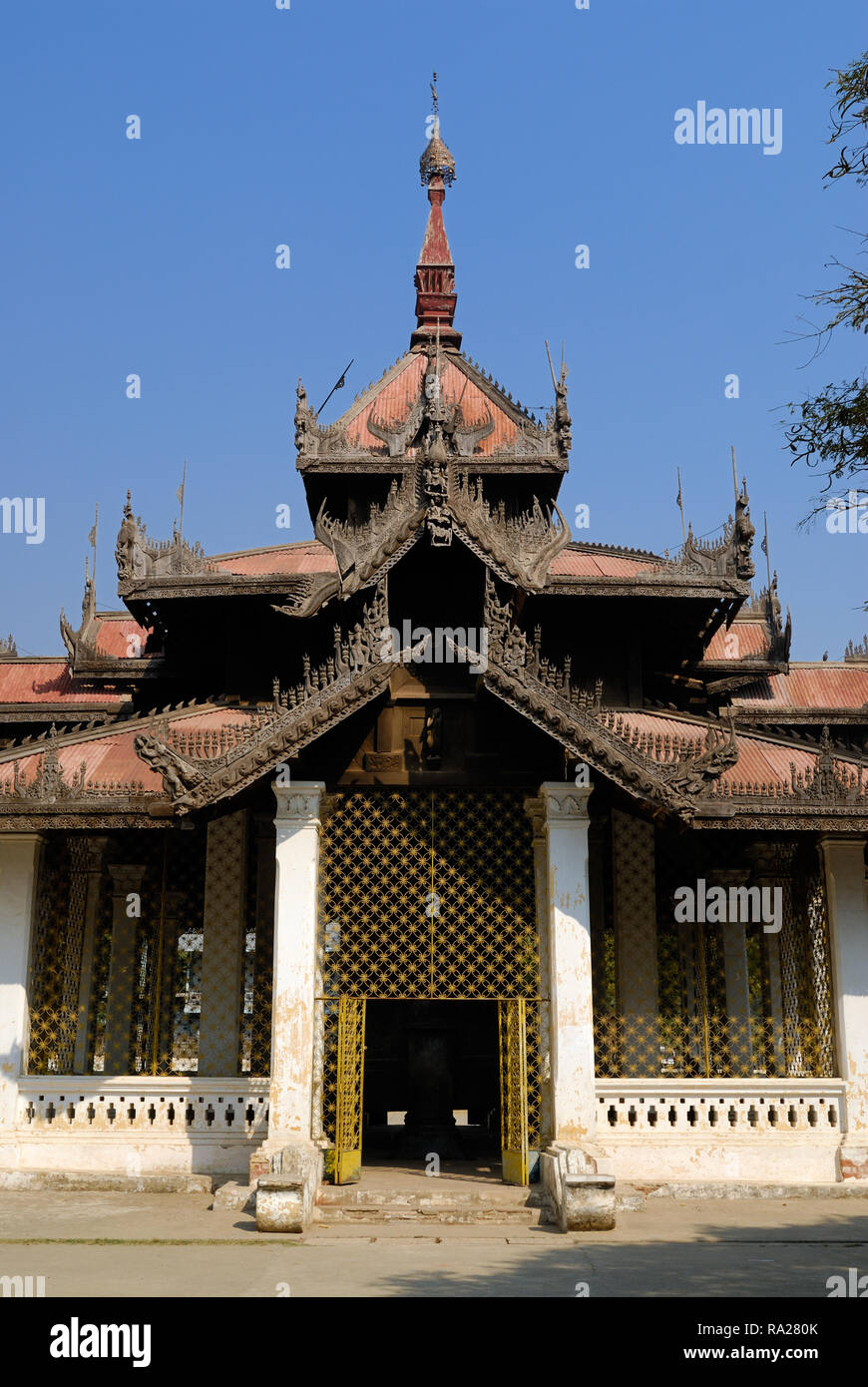 Autour de la pagode de Mingun Bell, plus grande pendaison et intact du monde bell Banque D'Images