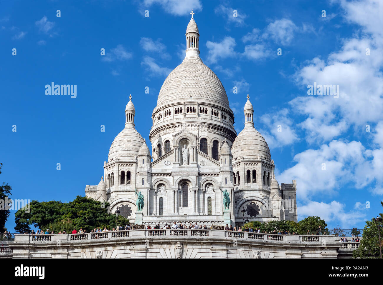 La basilique du Sacré-Cœur sur la Butte Montmartre - Paris, France Banque D'Images