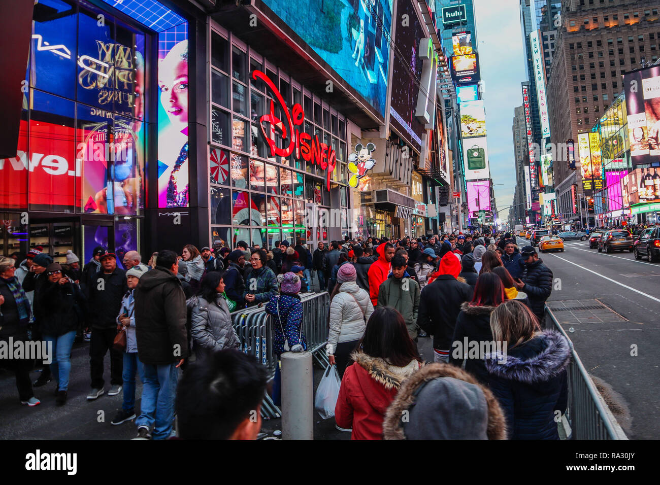 New York, NEW YORK, USA. Dec 30, 2018. Se déplace à Times Square à New York cet après-midi, ce dimanche. Crédit : William Volcov/ZUMA/Alamy Fil Live News Banque D'Images