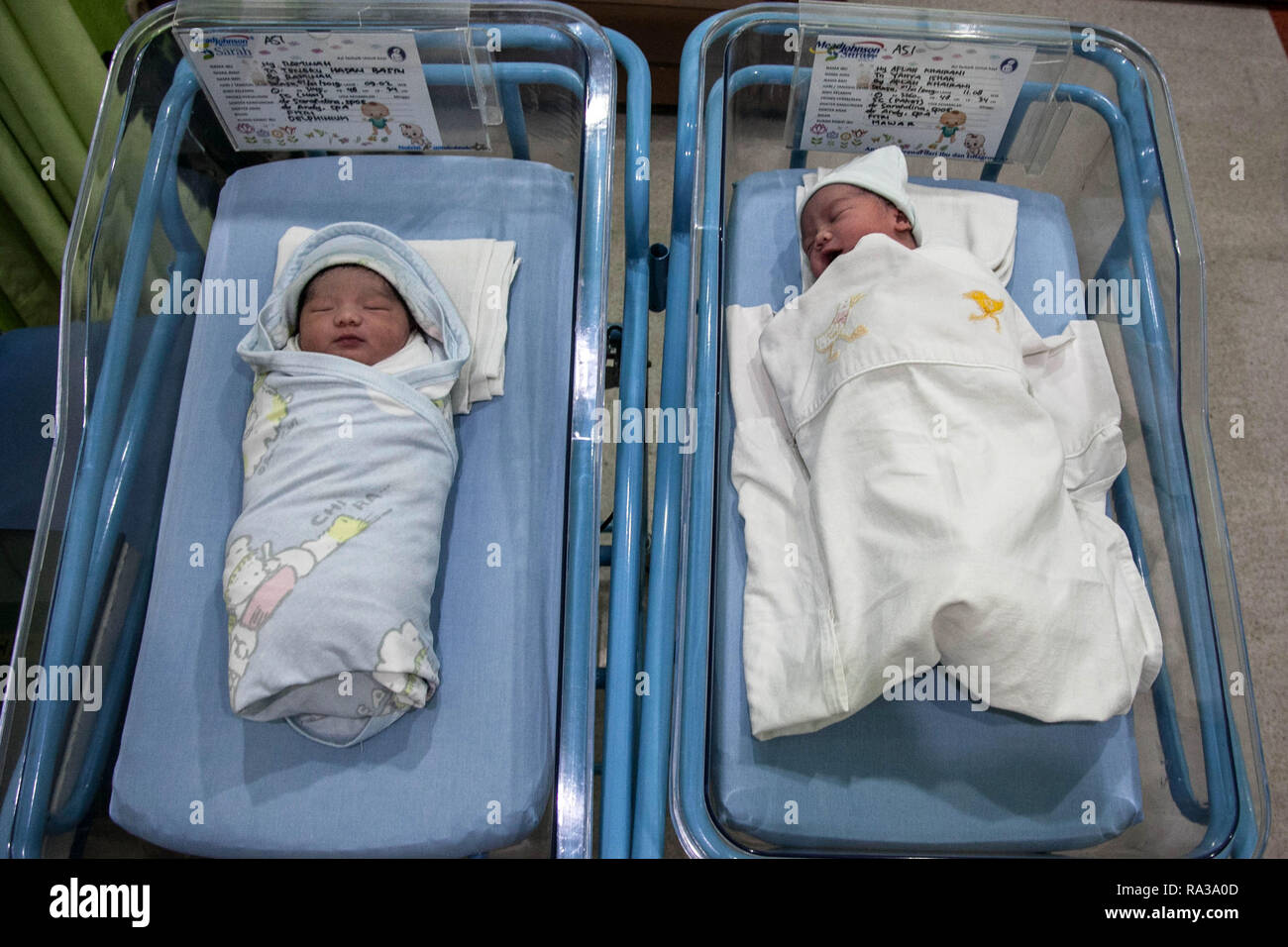 Medan Nord De Sumatra En Indonesie 1er Janvier 19 Les Bebes Nes Au Debut Du Nouvel An 19 Dans Un Hopital Sarah A Java Sumatra Du Nord Le 1er Janvier 19 L Indonesie