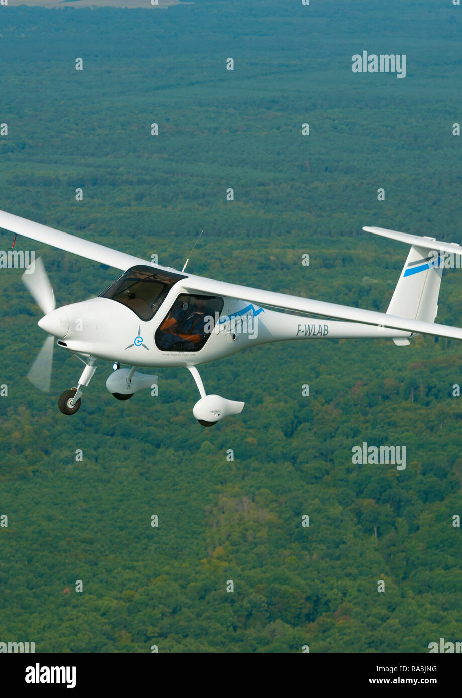 France, Bas-Rhin (67), Haguenau, nouvelle lumière avion avec moteur électrique Pipistrel Alpha-Electro Banque D'Images