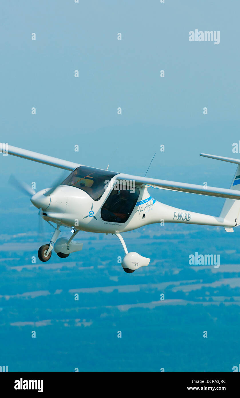 France, Bas-Rhin (67), Haguenau, nouvelle lumière avion avec moteur électrique Pipistrel Alpha-Electro Banque D'Images
