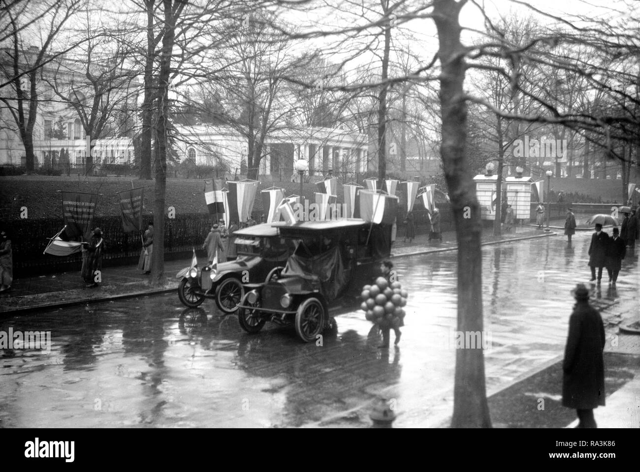 Le piquetage des suffragettes femme à la Maison Blanche ca. 1917 Banque D'Images