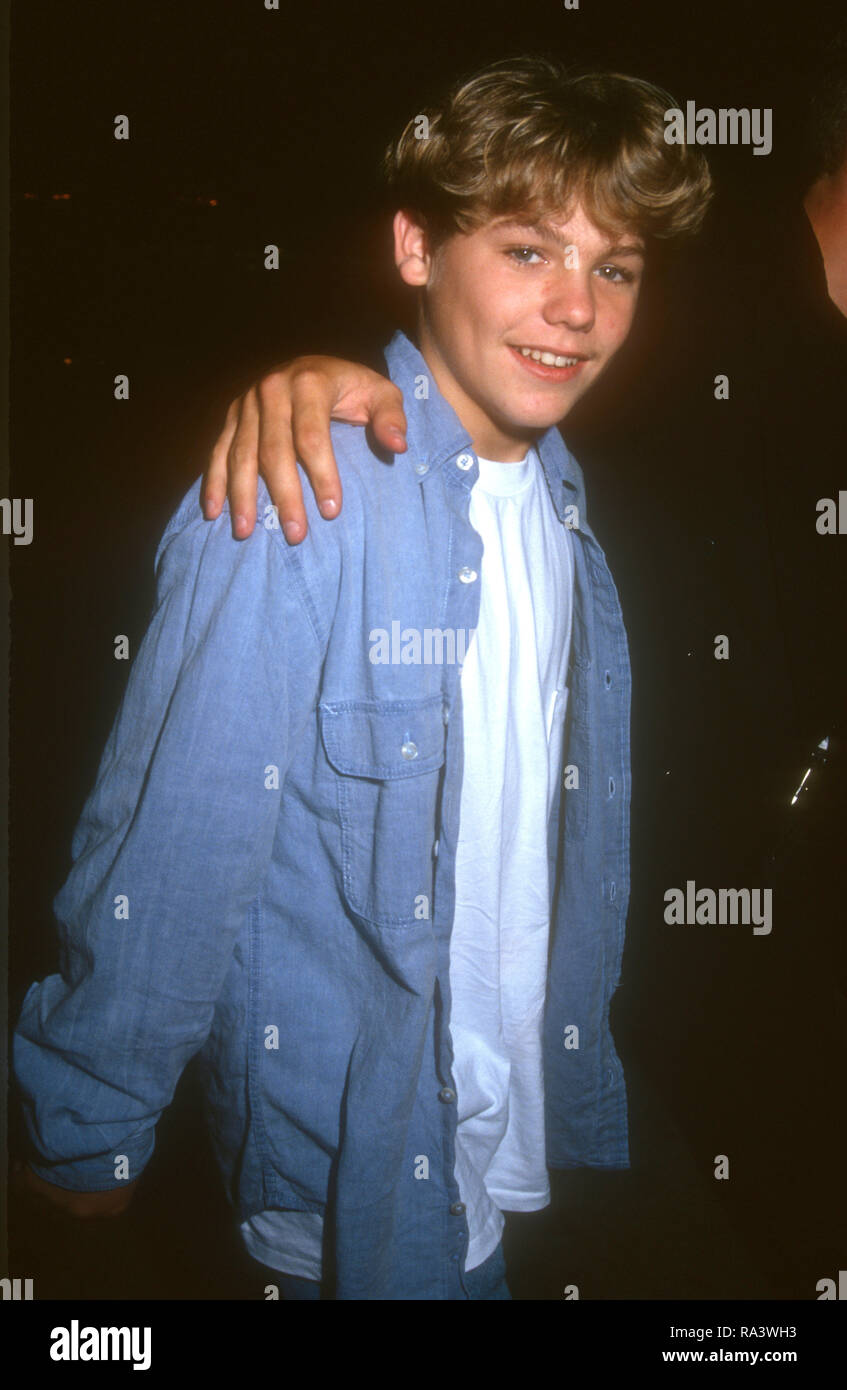 WESTWOOD, CA - 8 juillet : l'acteur Jason James Richter assiste à la première mondiale de "Columbia Pictures, dans la ligne de feu" le 8 juillet 1993 au Mann Village Theater à Westwood, en Californie. Photo de Barry King/Alamy Stock Photo Banque D'Images