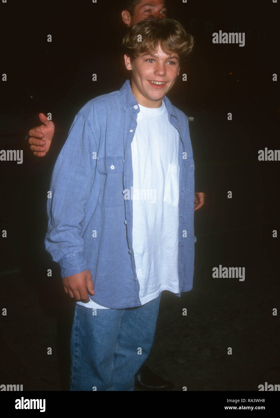 WESTWOOD, CA - 8 juillet : l'acteur Jason James Richter assiste à la première mondiale de "Columbia Pictures, dans la ligne de feu" le 8 juillet 1993 au Mann Village Theater à Westwood, en Californie. Photo de Barry King/Alamy Stock Photo Banque D'Images