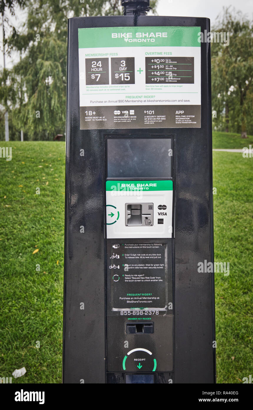 Partager vélo libre service distributeur automatique de Toronto, Toronto, Ontario, Canada Banque D'Images