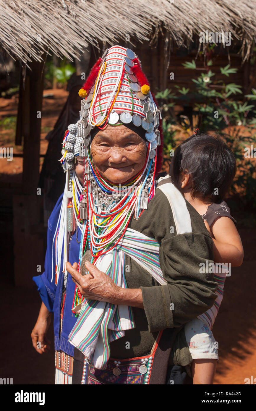 Femme de la tribu Akha Hill à l'Union des tribus montagnardes Village, Thaïlande Banque D'Images