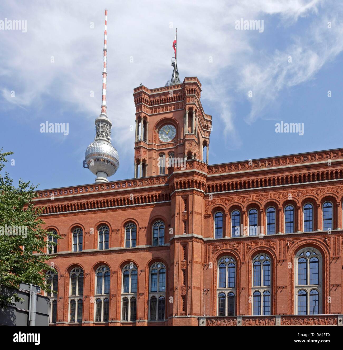 Rotes Rathaus, Fernsehturm, Berlin, Allemagne Banque D'Images