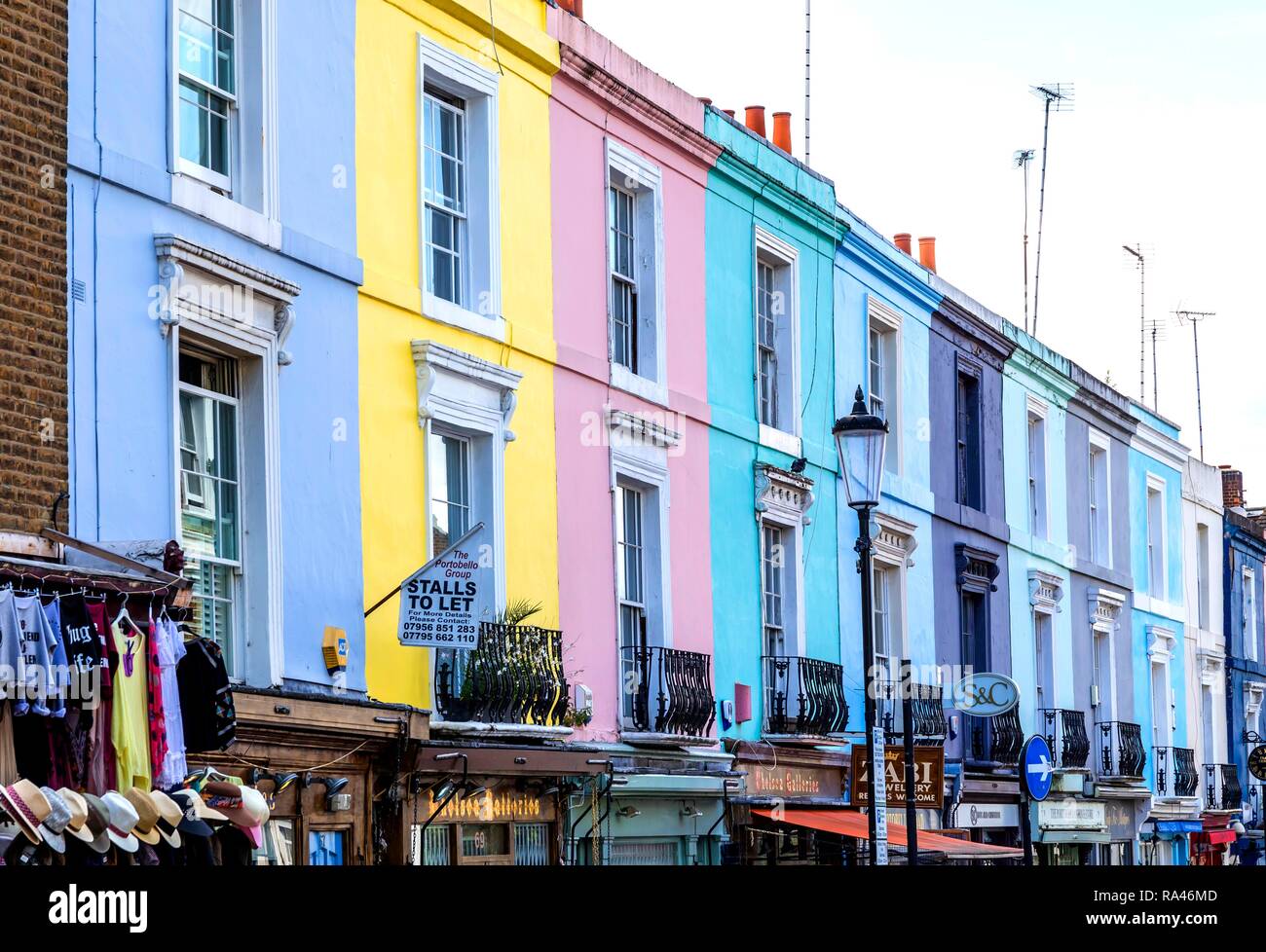 Rangée de maisons colorées sur Portobello Road, Notting Hill, Londres, Grande-Bretagne Banque D'Images