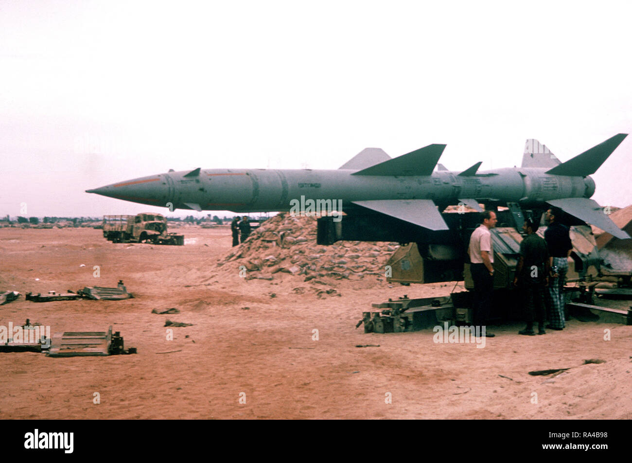 1970 - UN SA-2 de fabrication soviétique un missile sol-air et de lancement. Banque D'Images