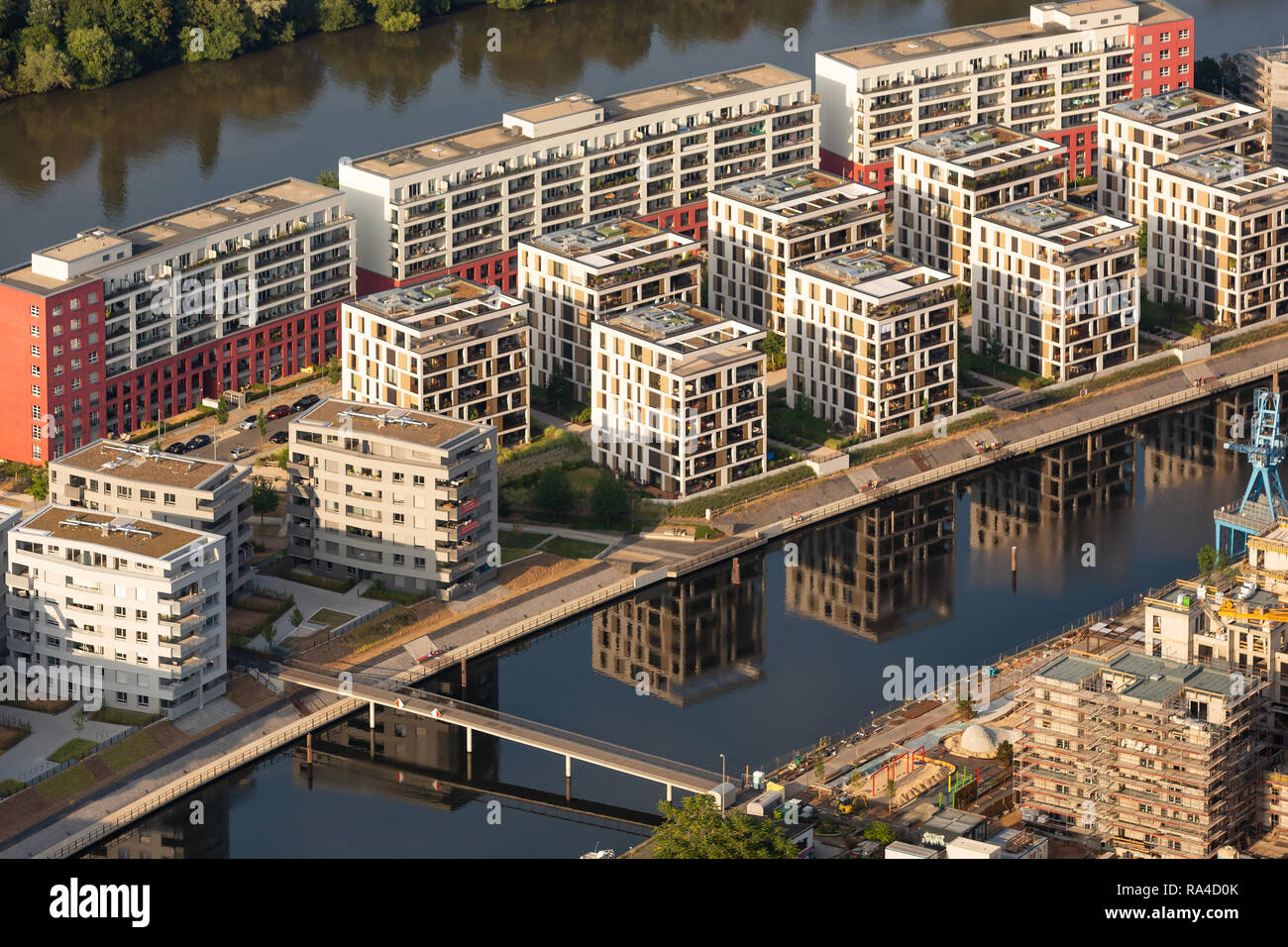 Hafeninsel à Main River, près de Offenbach, Hesse, Allemagne. Site de conversion, le développement de l'ancien port, avec de nouveaux appartements et de bureaux. Banque D'Images