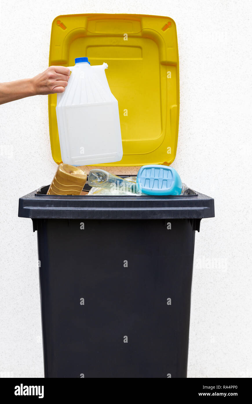 Poubelle en plastique pour Banque D'Images