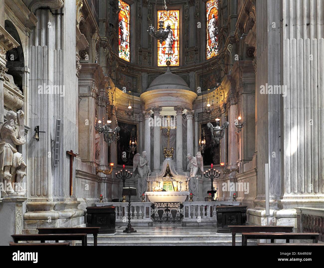 Wlochy - Ligurie - Gênes - Katedra San Lorenzo - Cattedrale di San Lorewnzo przy Via Tommaso Reggio Italie - Ligurie - Gênes - Gênes - Cathédrale Cathédrale de Saint Lawrence Banque D'Images