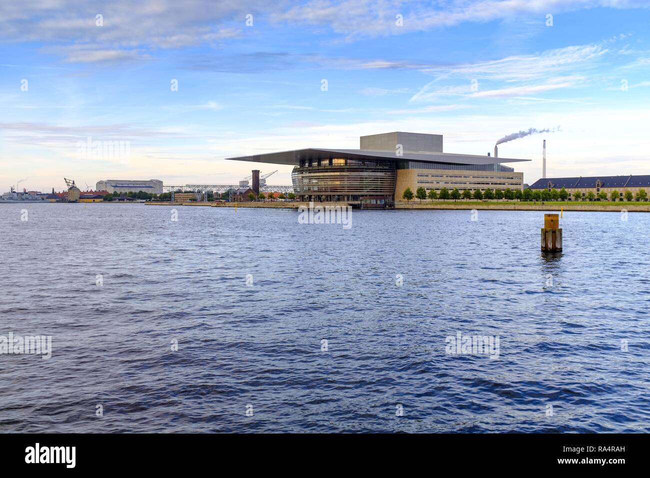 Dania - région Nouvelle-zélande - nowoczesny Kopenhaskiej Krolewskiej budynek Opery na Holmen Danemark - Copenhague - région de la Nouvelle-Zélande , bâtiment moderne de l'Opéra Royal de Copenhague sur l'Holmen Banque D'Images