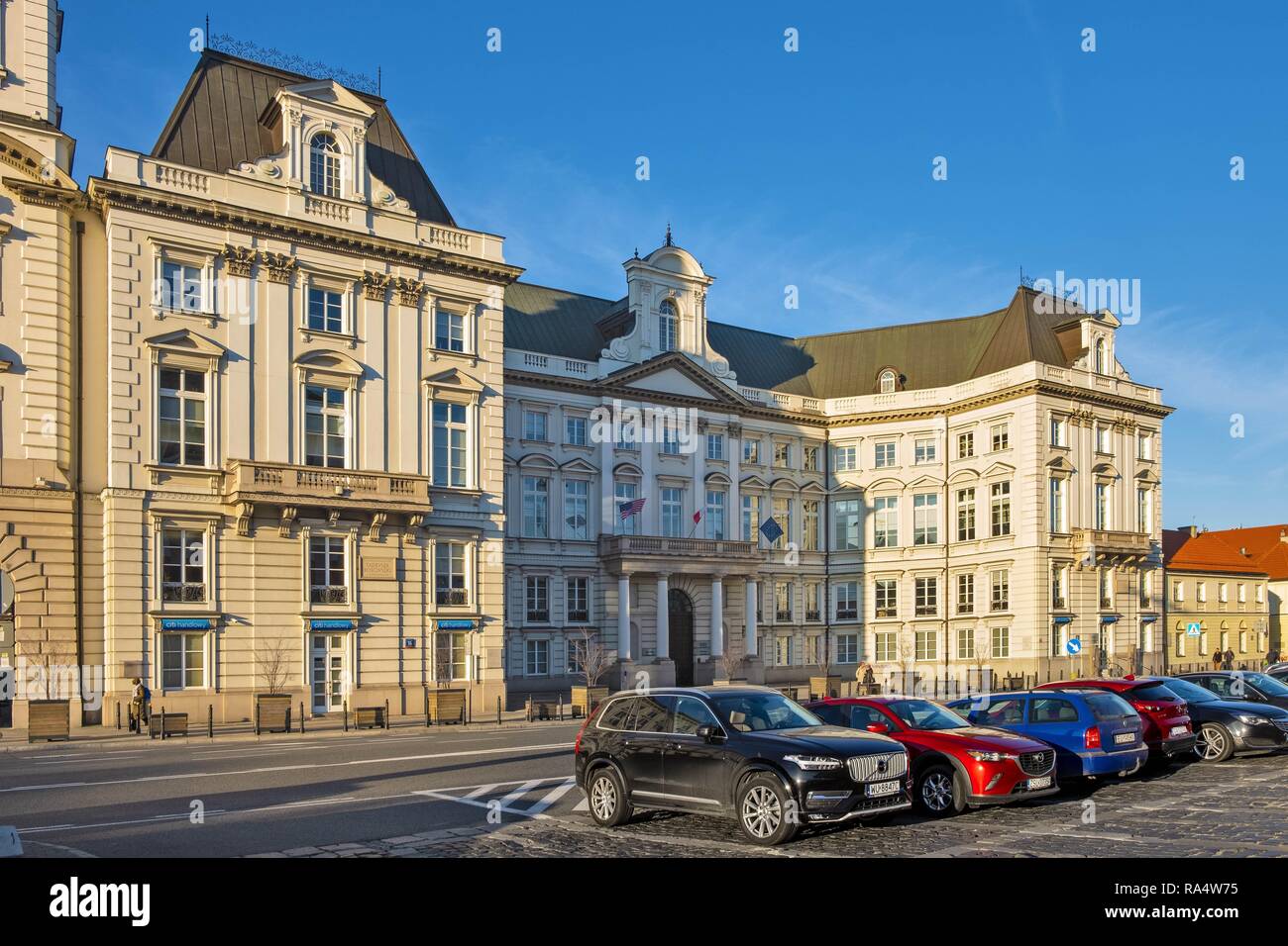 Varsovie, Mazovie / Pologne - 2018/11/18 : Jablonowski Palace à la place du théâtre et rue Senatorska dans le quartier historique de la vieille ville de Varsovie Banque D'Images