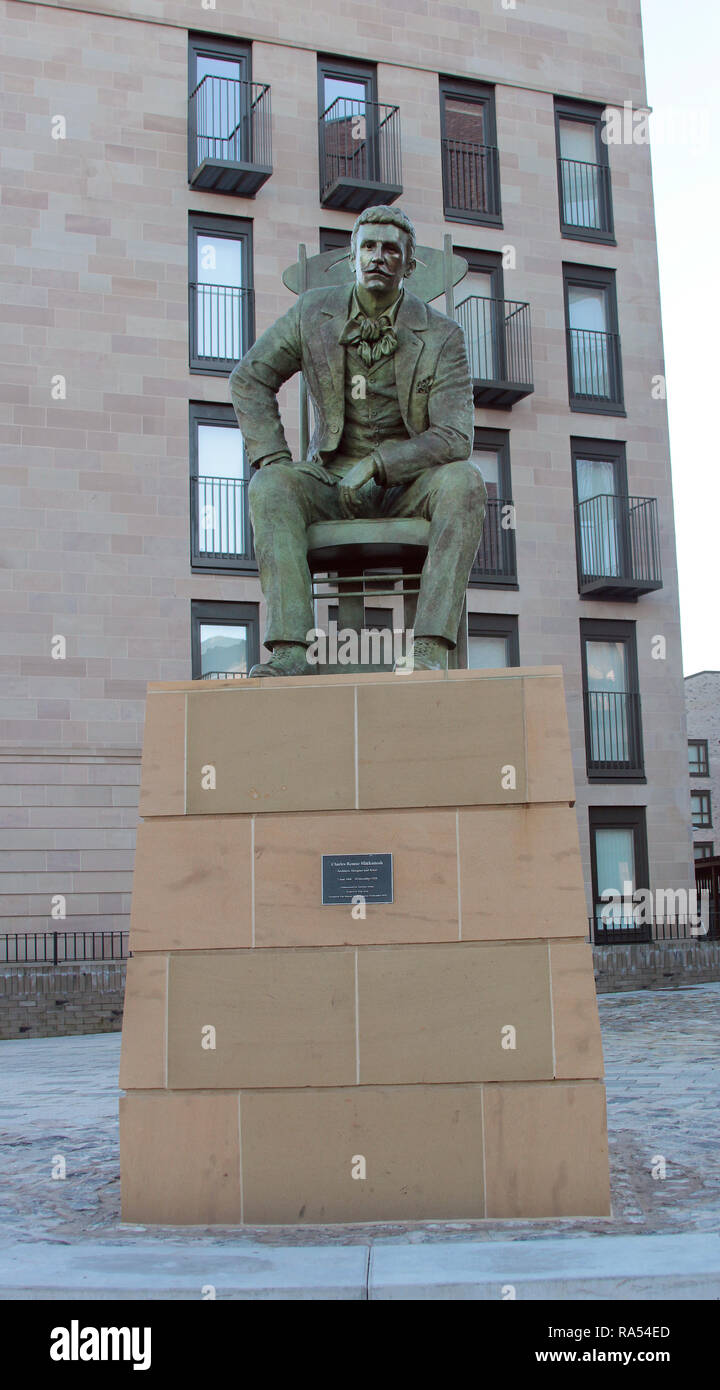 Cette statue du grand architecte et designer écossais, Charles Rennie Mackintosh, a été dévoilé à Glasgow en décembre 2018. Il commémore son anniversaire, il y a 150 ans, et 90 ans après sa mort. Il était aussi un peintre d'aquarelles. Il a été sculpté par Andy Scott. Alan Wylie/Alamy © Banque D'Images