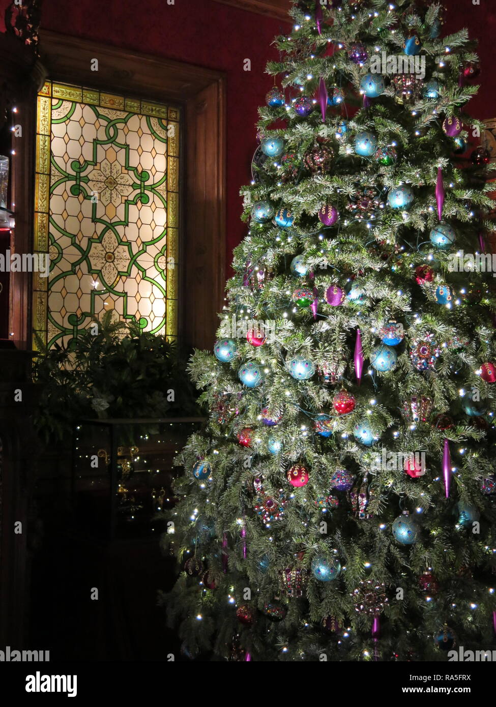 Décorées avec des arbres de Noël ont été un événement festif à traiter Waddesdon Manor, Noël 2018 Banque D'Images