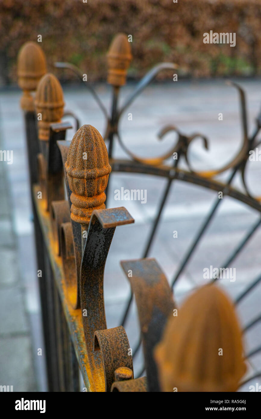 Détails de fer rouillé clôture décorative, Close up Photo Stock - Alamy