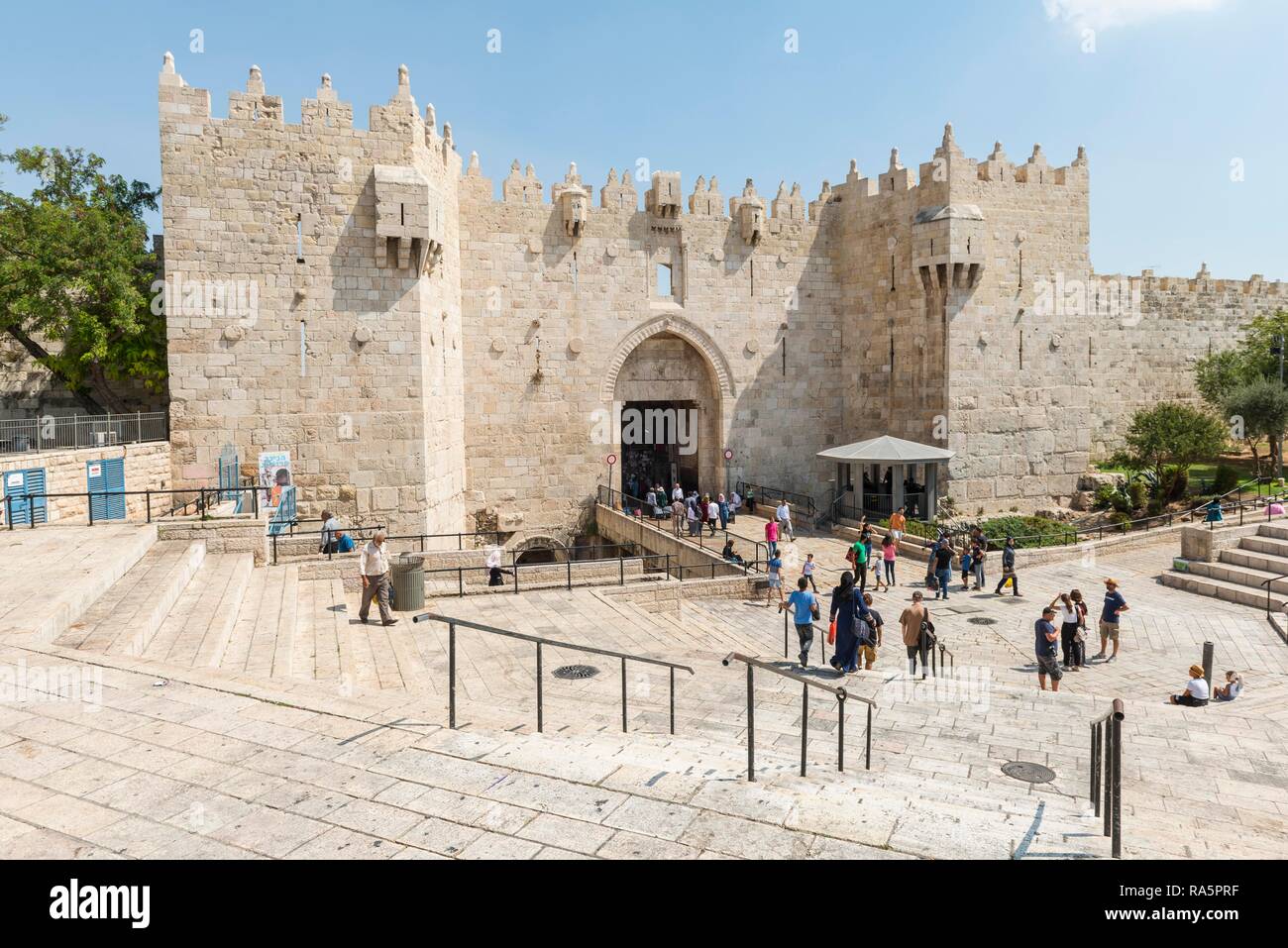 Porte de Damas, l'ancien mur de la ville, Jérusalem, Israël Banque D'Images