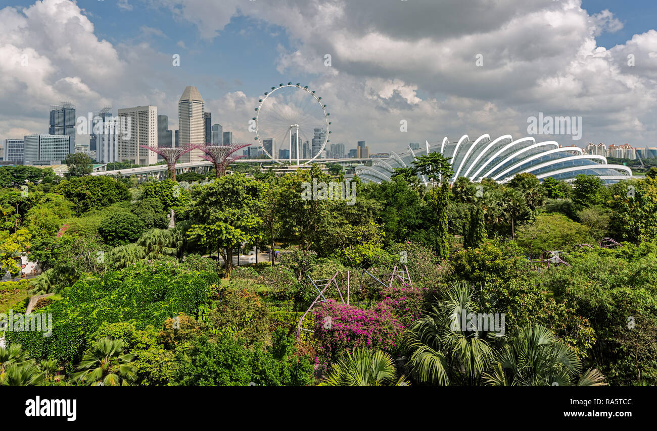 Jardins au bord de la baie avec Flowerdome - Singapour Banque D'Images
