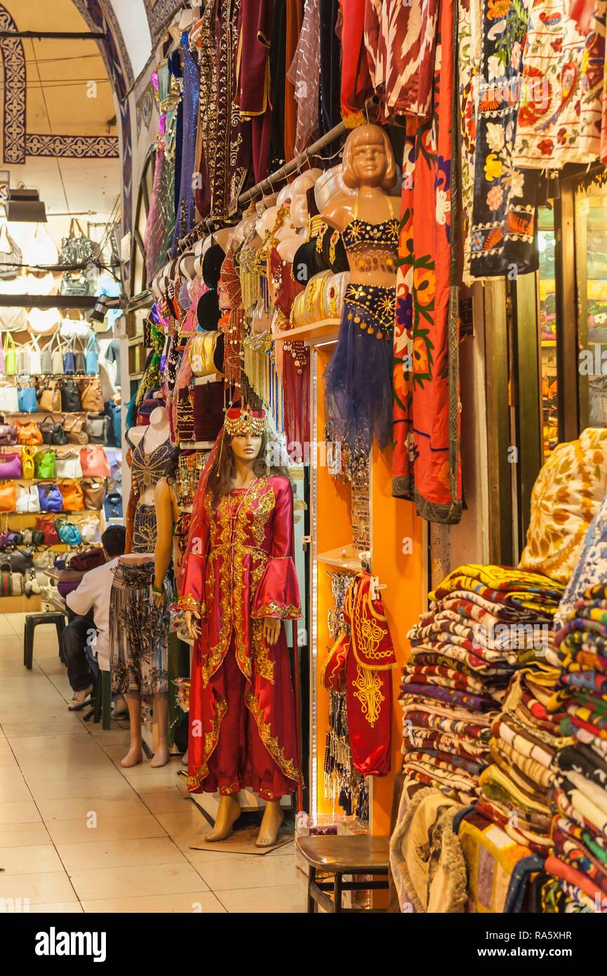 Grand bazar, le marché du textile, Istanbul, Turquie Banque D'Images