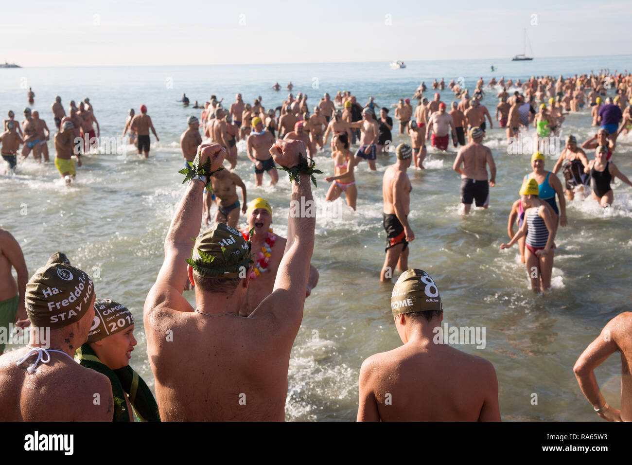 Foto Iacopo Giannini/LaPresse 01-01-2019 Viareggio (LU)tr &# xe8 ; svolto questa mattina a Viareggio en provincia di Lucca il consueto tuffo di Foto : CapodannoNella manifestazionePhoto le immagini della Iacopo Giannini/LaPresse janvier 01st, 2019 Viareggio (LU)NewsNew an sur la mer - Viareggio 2019 Banque D'Images