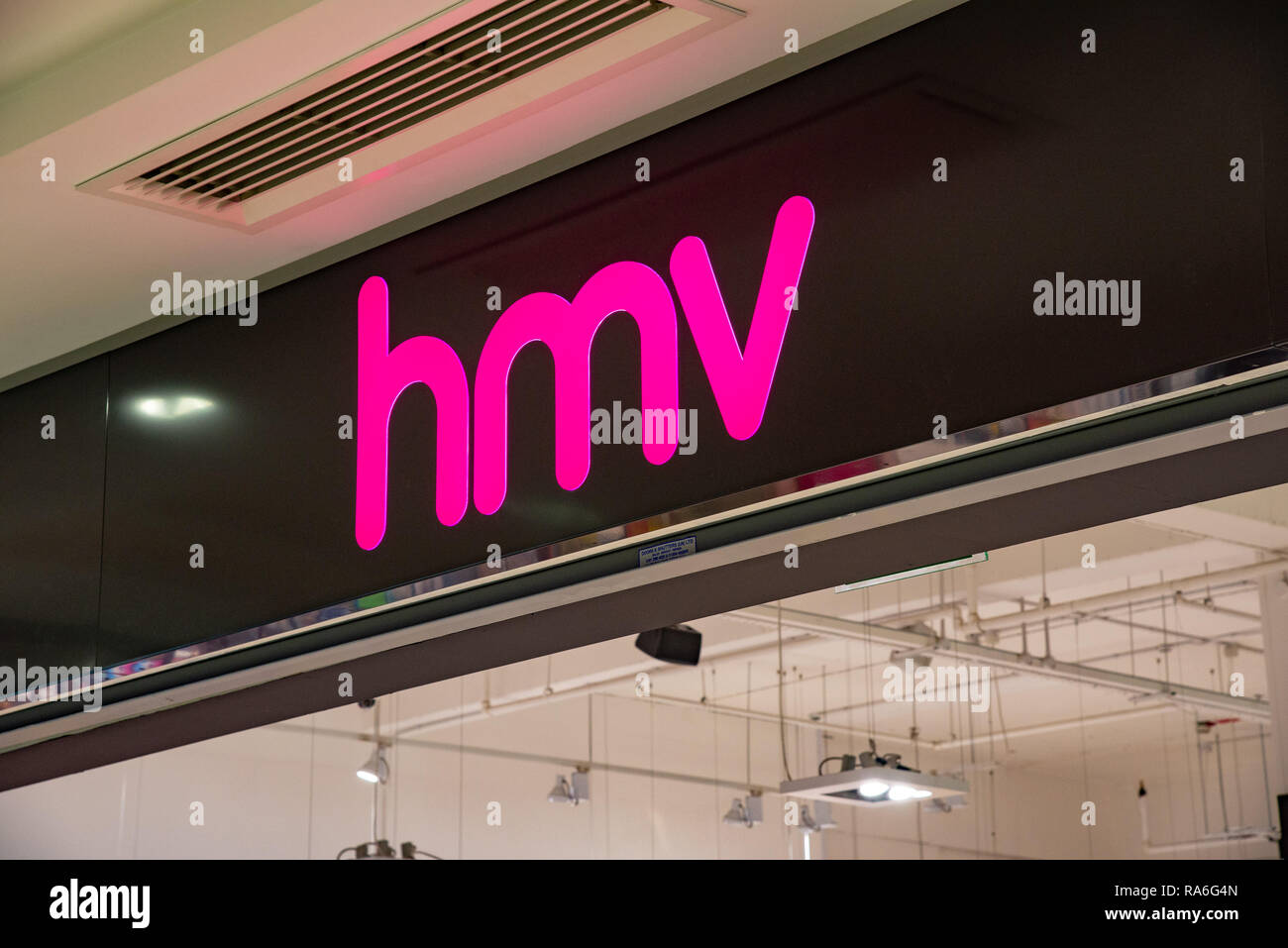 La boutique avant de l'HMV store à Preston, Lancashire après HMVs en automne à l'administration. Banque D'Images