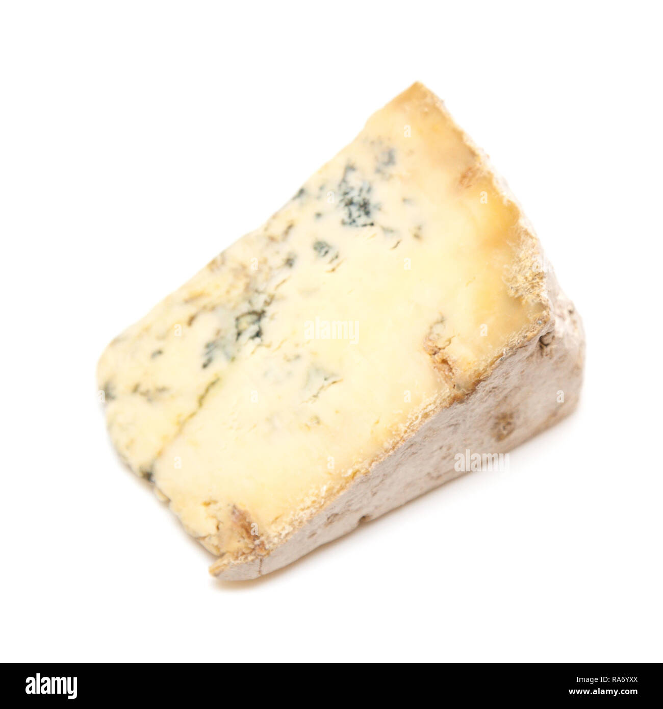 Le fromage stilton bleu mature isolated on a white background studio. Banque D'Images
