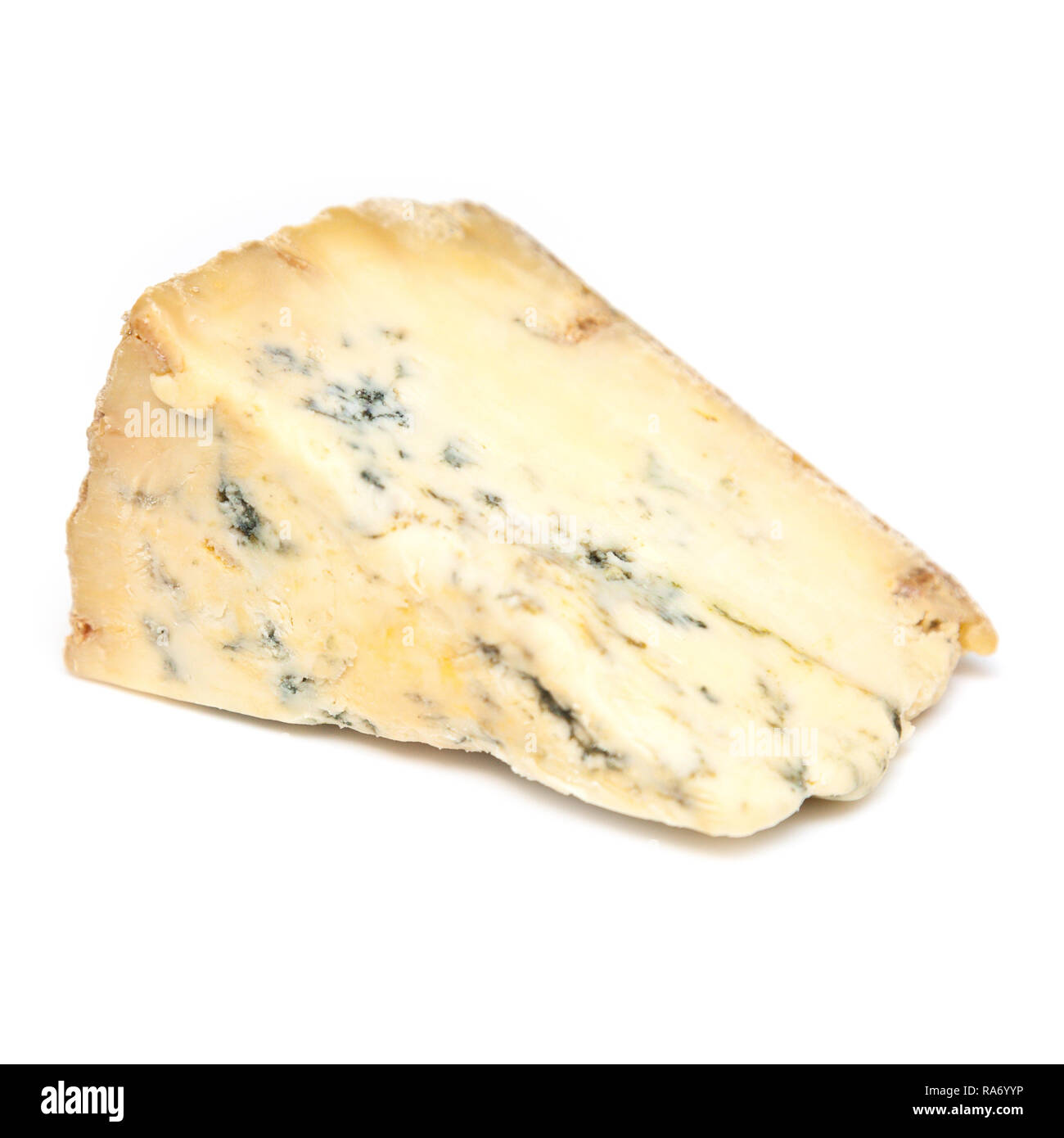 Le fromage stilton bleu mature isolated on a white background studio. Banque D'Images