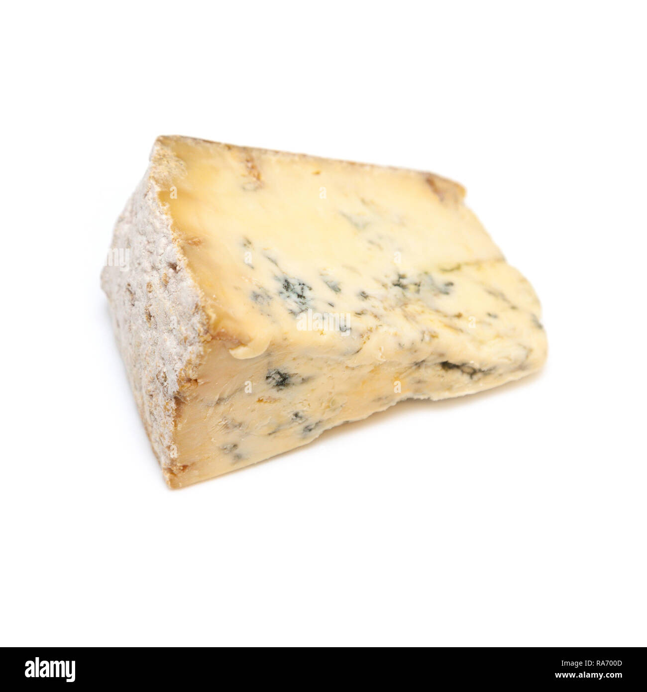 Le fromage stilton bleu mature isolated on a white background studio. Banque D'Images