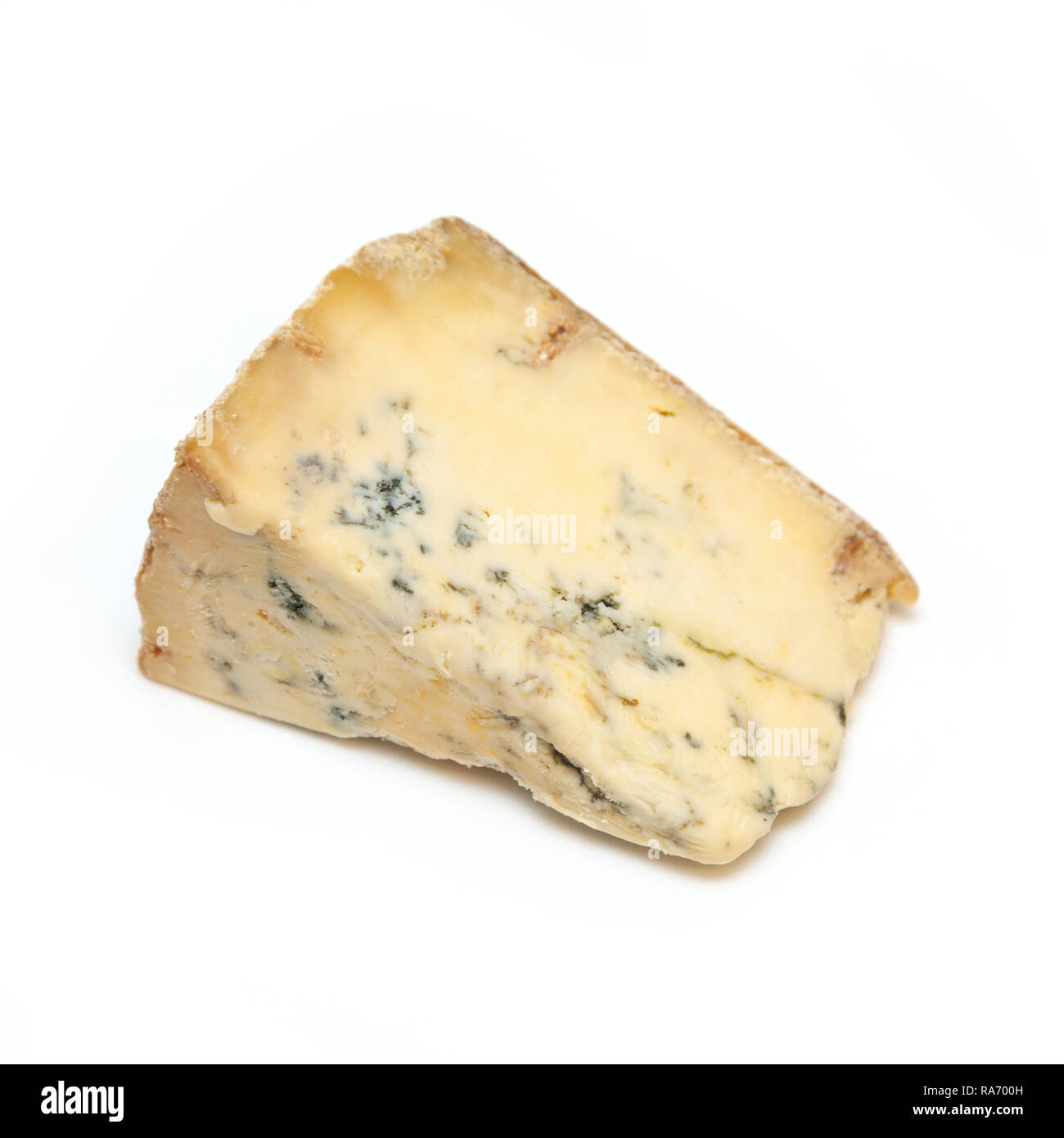 Le fromage stilton bleu mature isolated on a white background studio. Banque D'Images