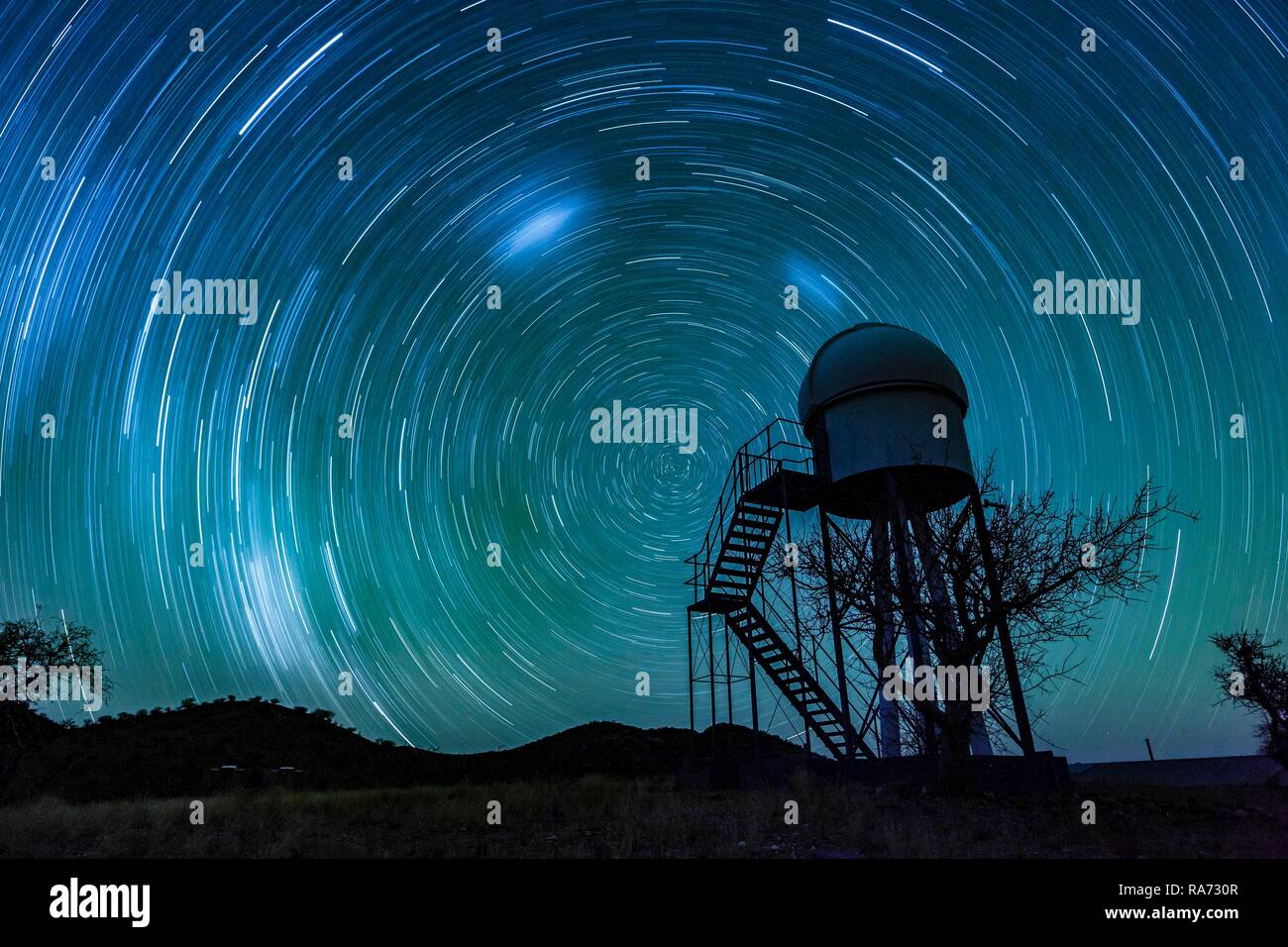 Observatoire sous un ciel étoilé, Farm Rooisand, Namibie Banque D'Images