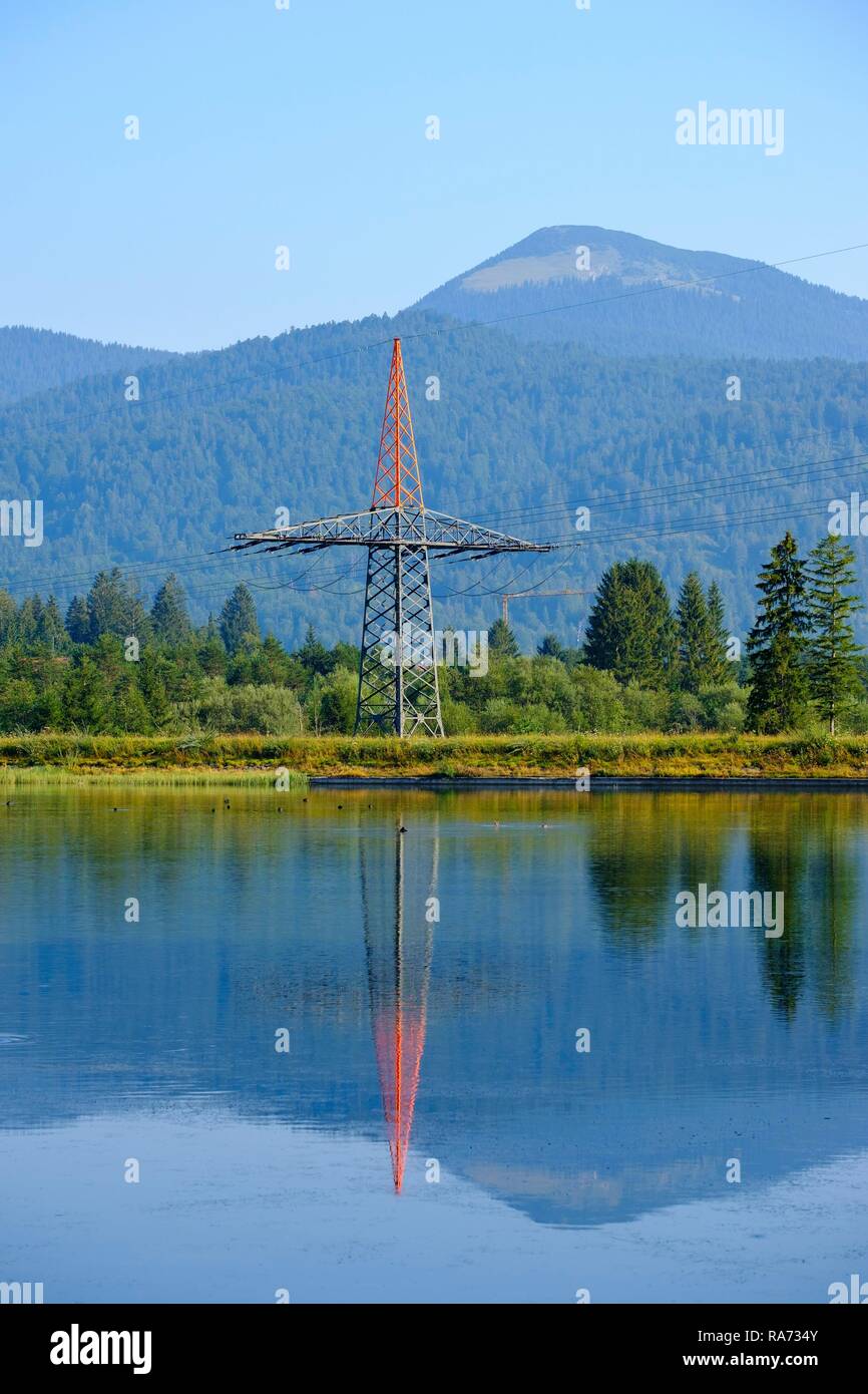 Pôle de puissance et haute tension, l'Isar Krün réservoir, Werdenfelser Land, Upper Bavaria, Bavaria, Germany Banque D'Images