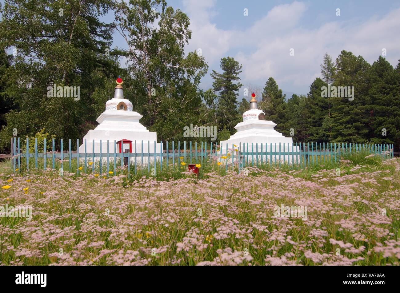 Datsan, université bouddhiste monastère, village Archan, Tunkinsky District, République de Bouriatie, en Sibérie, Fédération de Russie, de l'Eurasie Banque D'Images