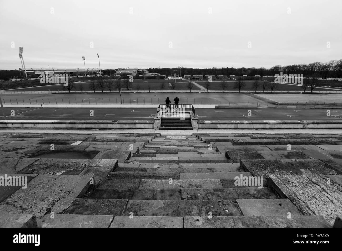 L'ancien parti nazi de tribune à motifs rallye Zeppelinfeld à Nuremberg. La Bavière, Allemagne. Banque D'Images