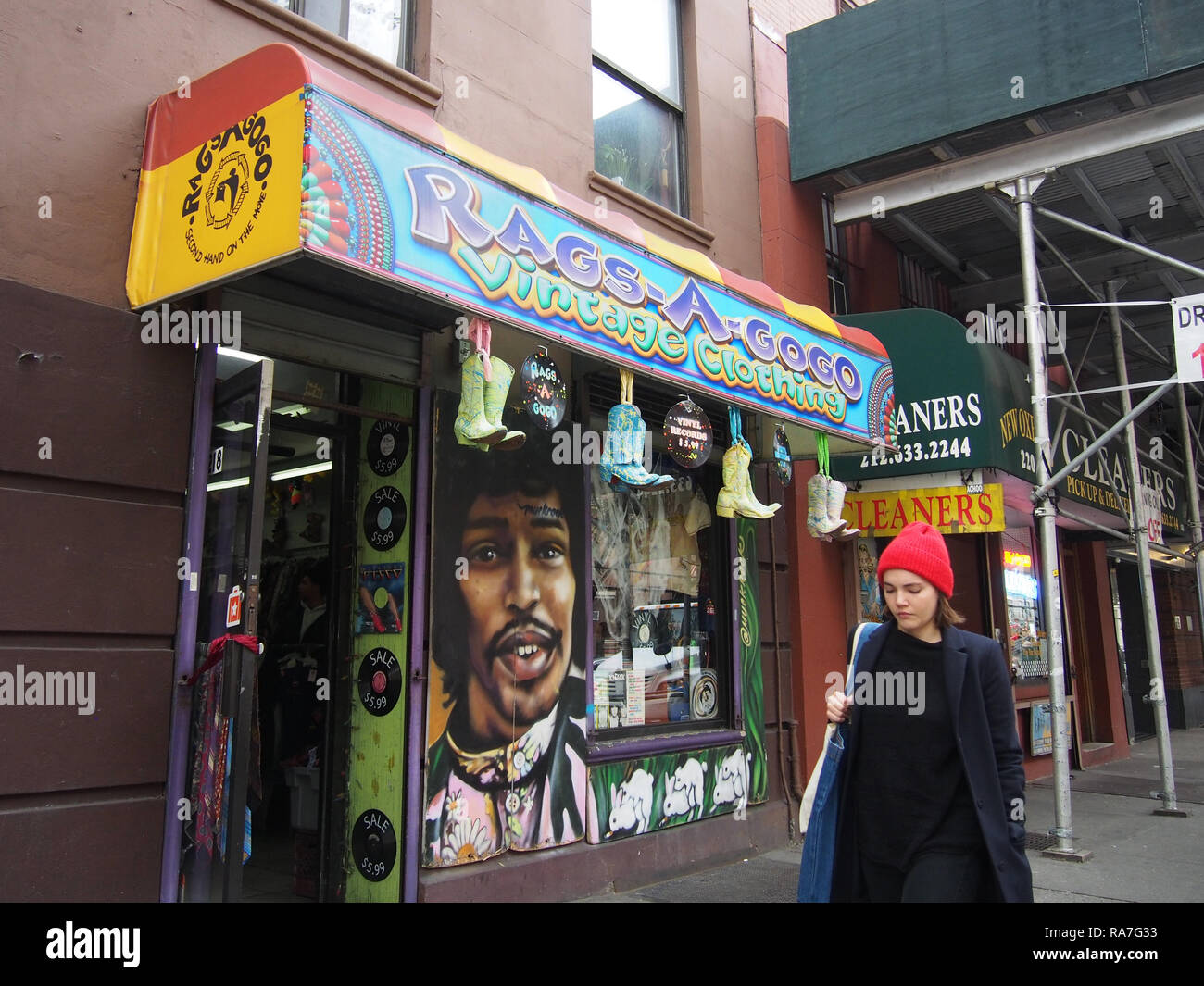 Rags-a-gogo vêtements vintage shop, Paris, octobre 2018, © Katharine Andriotis Banque D'Images