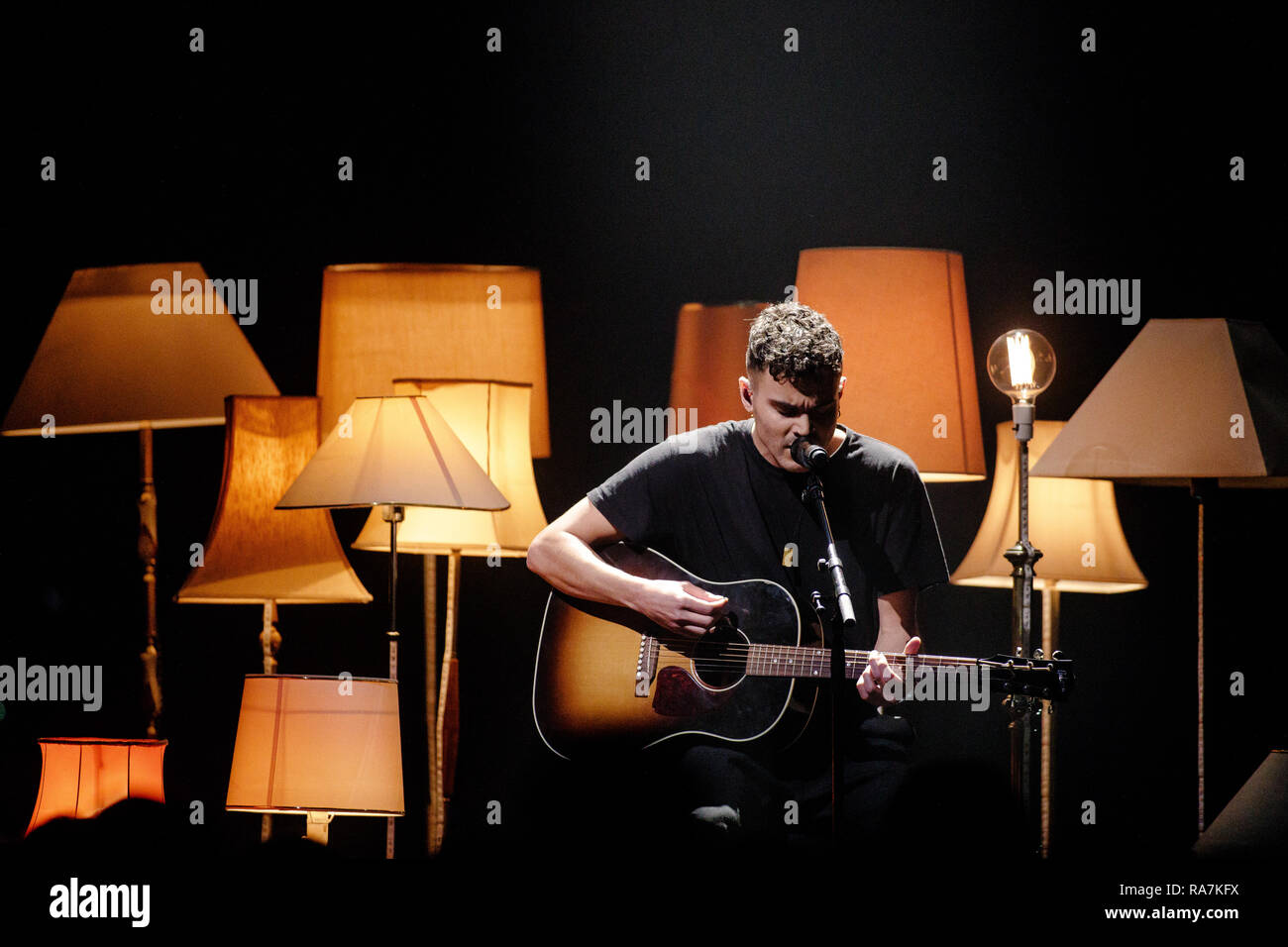 Danemark, copenhague - 11 novembre, 2017. Le chanteur et compositeur Alex Vargas effectue live at the Danish Music Awards 2017 à Copenhague. (Photo crédit : Gonzales Photo - par Lange). À l'exception du Danemark Banque D'Images