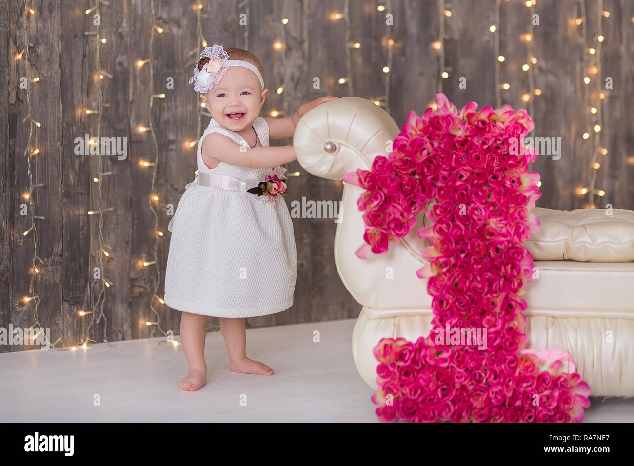 Mignon Bebe Fille 1 2 Ans Assis Au Sol Avec Ballons Roses En Prix Plus De Blanc Isolees Fete D Anniversaire La Celebration Joyeux Anniversaire Bebe Peu Photo Stock Alamy Mignon Bebe Fille 1 2 Ans Assis Au Sol Avec Ballons Roses En Prix Plus De Blanc Isolees Fete D Anniversaire La Celebration Joyeux Anniversaire Bebe Peu Photo Stock Alamy