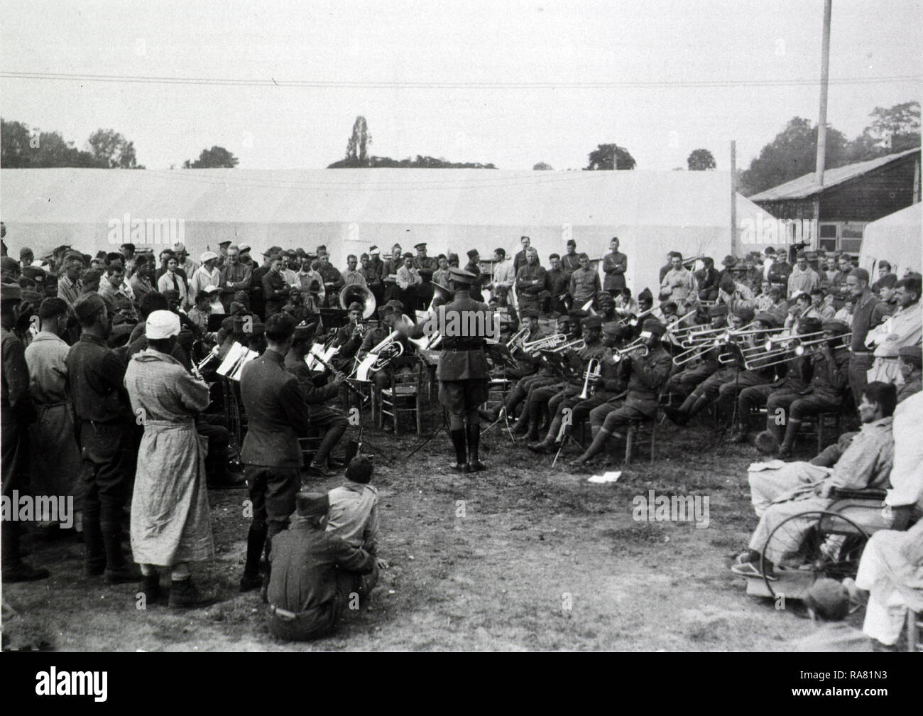 Les patients, les soldats et les médecins de l'écoute d'un groupe afro-américain au début des années 1910 Banque D'Images