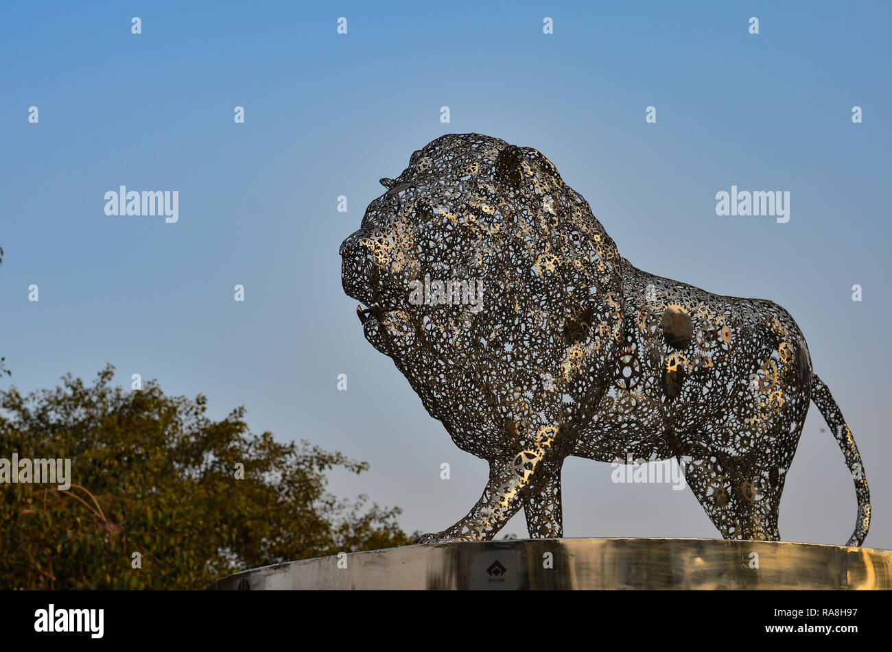 Close up of symbole de faire mouvement en Inde, le Lion fait d'acier à Connaught Place, Delhi, Inde Banque D'Images