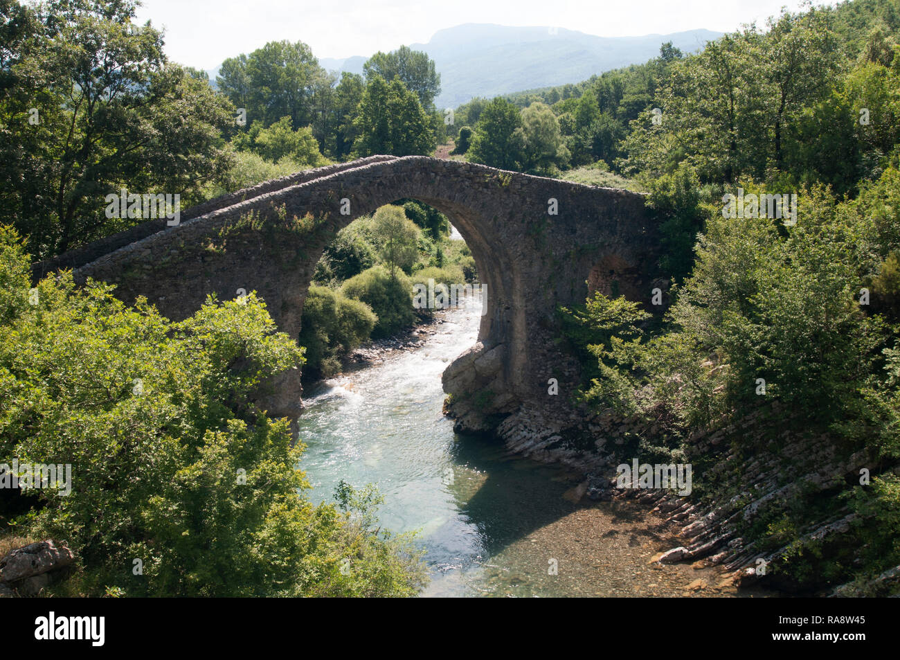 Ponte medievale sul Fiume Calore, Felitto,Cilento Banque D'Images