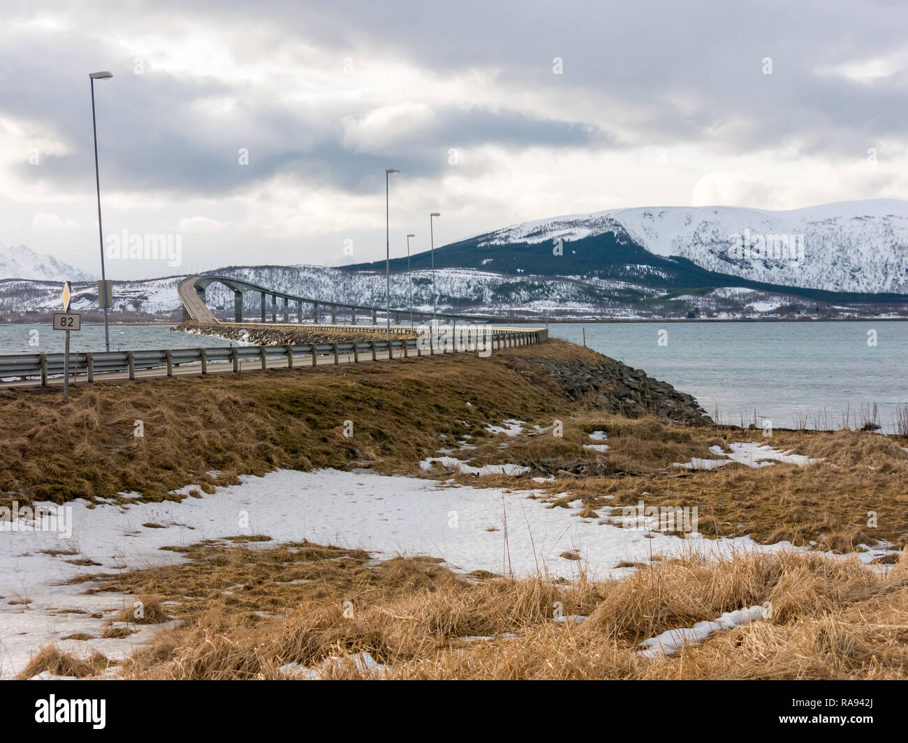 Hadsel pont au-dessus de l'île Langoya Hadselfjorden, Vesteralen, Nordland, Norvège Banque D'Images