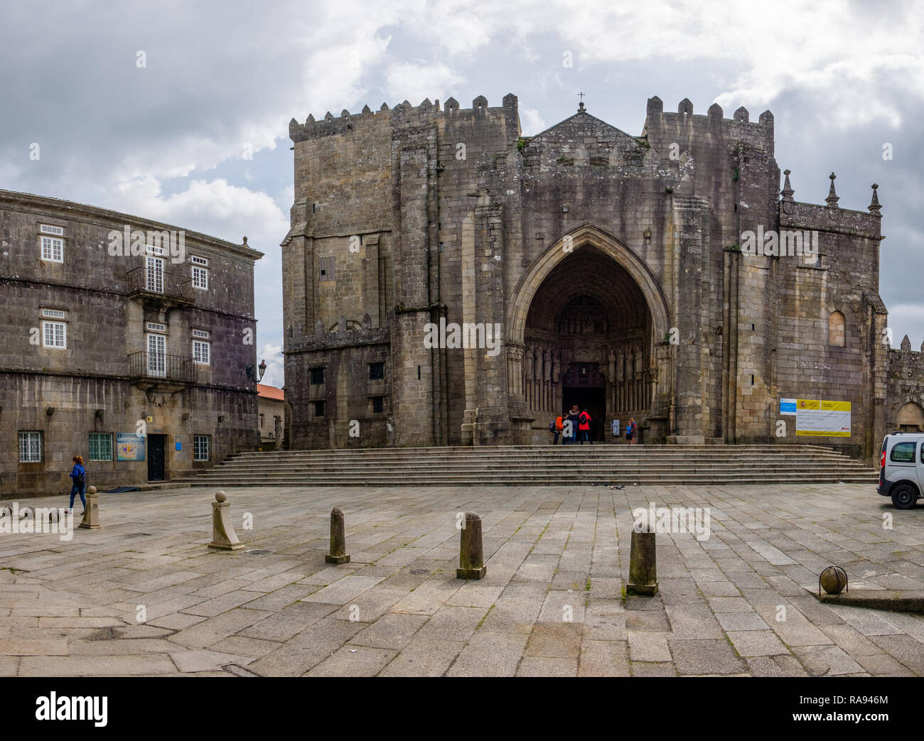 Tui, Espanha - Mai 02, 2018 : Cathédrale de Santa Maria de Tui premier édifice en style gothique de la Péninsule Ibérique, Pontevedra, Espagne Banque D'Images