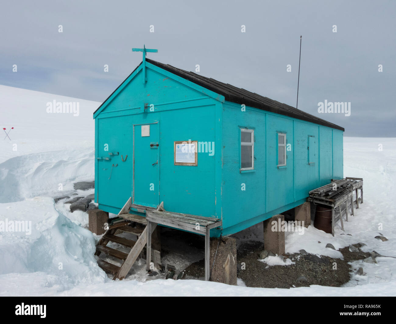 Archipel Palmer, pointe Damoy, Île Wiencke, pointe Damoy Hut. Antarctic Heritage Trust. Préservés hut contenant le matériel scientifique et artefact Banque D'Images