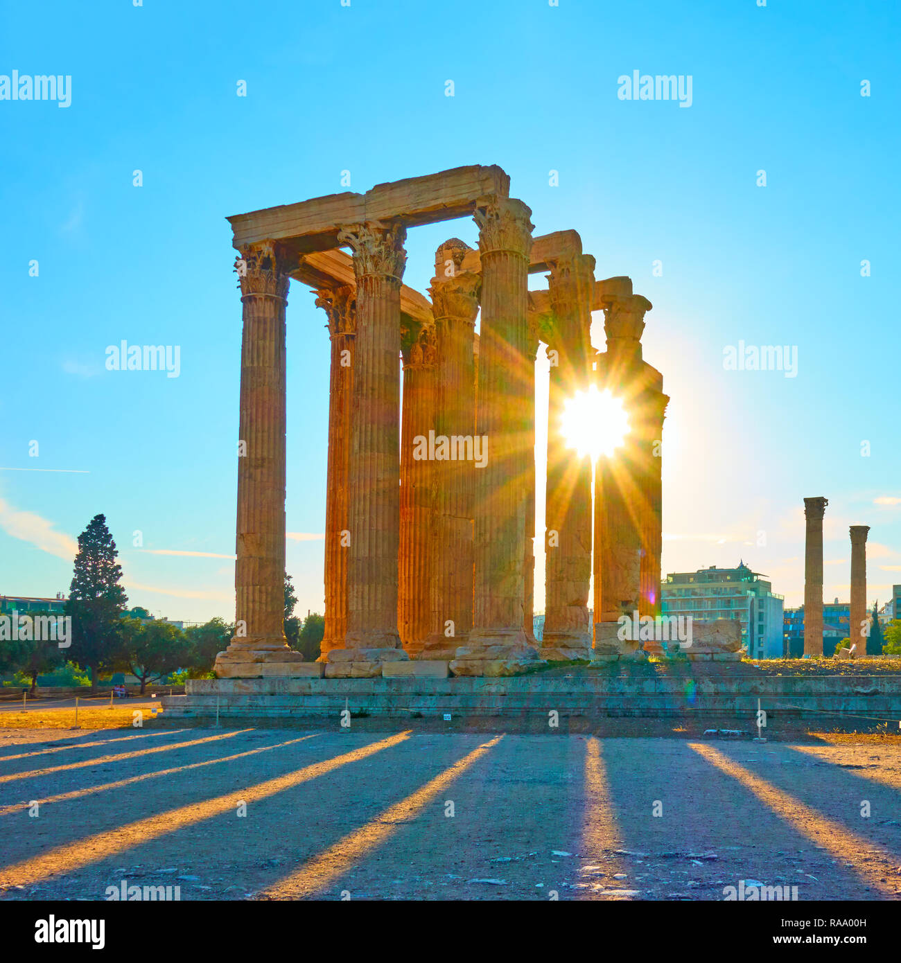 Temple de Zeus à Athènes au coucher du soleil, la Grèce Banque D'Images