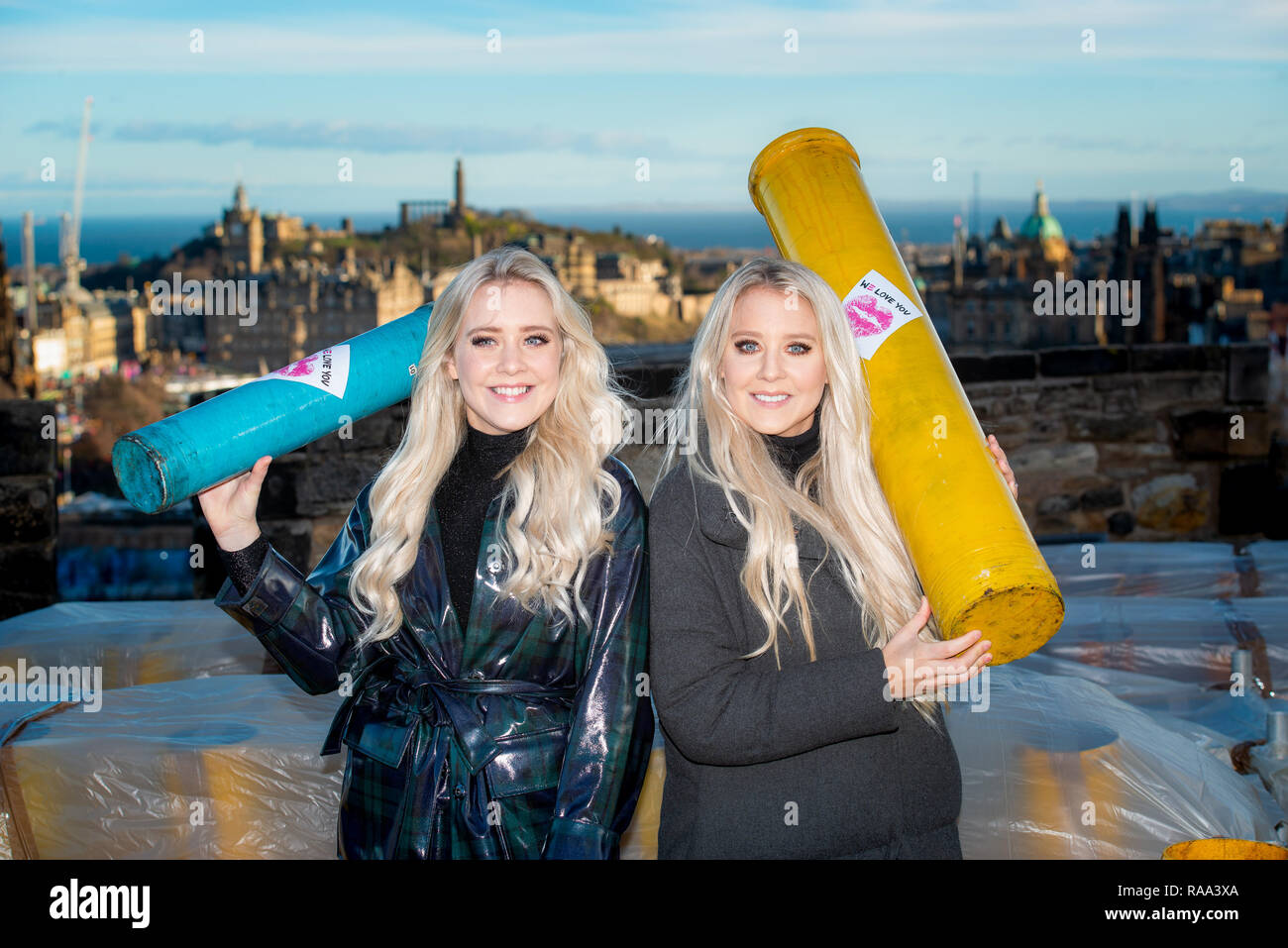 Photo de jumeaux Mac Alana et Lisa Le titane d'artifice, l'une des plus grandes entreprises d'artifice au Royaume-Uni et les maîtres derrière la célèbre Edinbu Banque D'Images