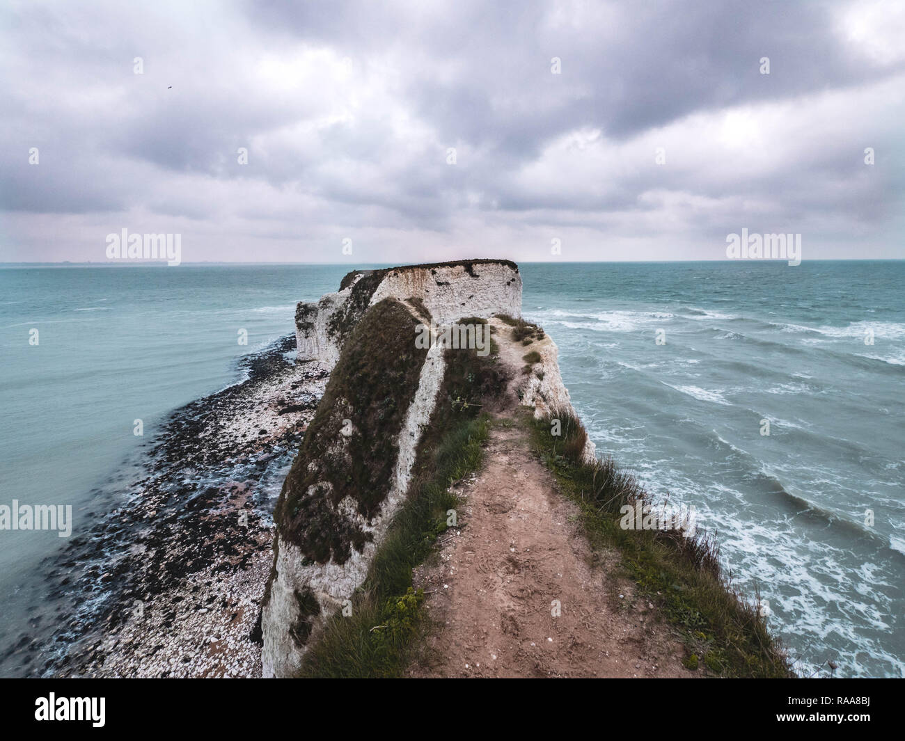 Shot de Old Harry et le paysage autour d'elle Banque D'Images