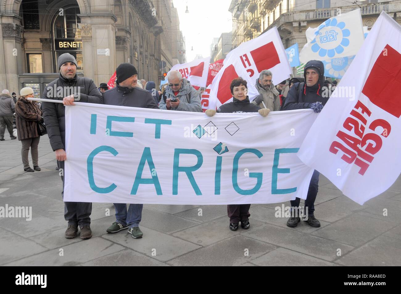 Milan (Italie), de démonstration pour la grève nationale des employés de banque pour le renouvellement du contrat et contre la réduction de l'emploi Banque D'Images