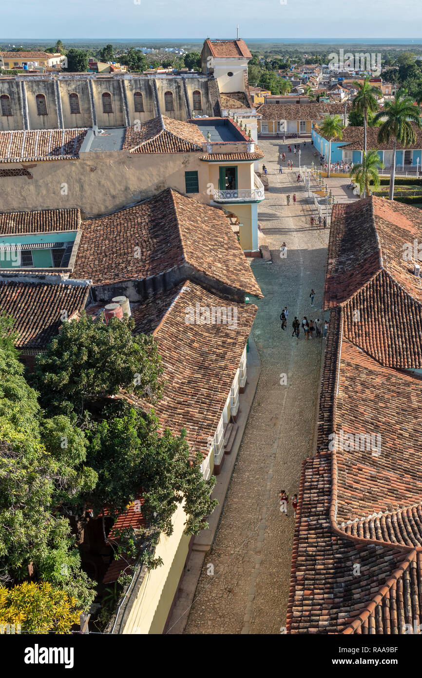 Vue de la ville et Église Santisima Trinidad rom Tour de San Francisco, Trinidad, Cuba Banque D'Images